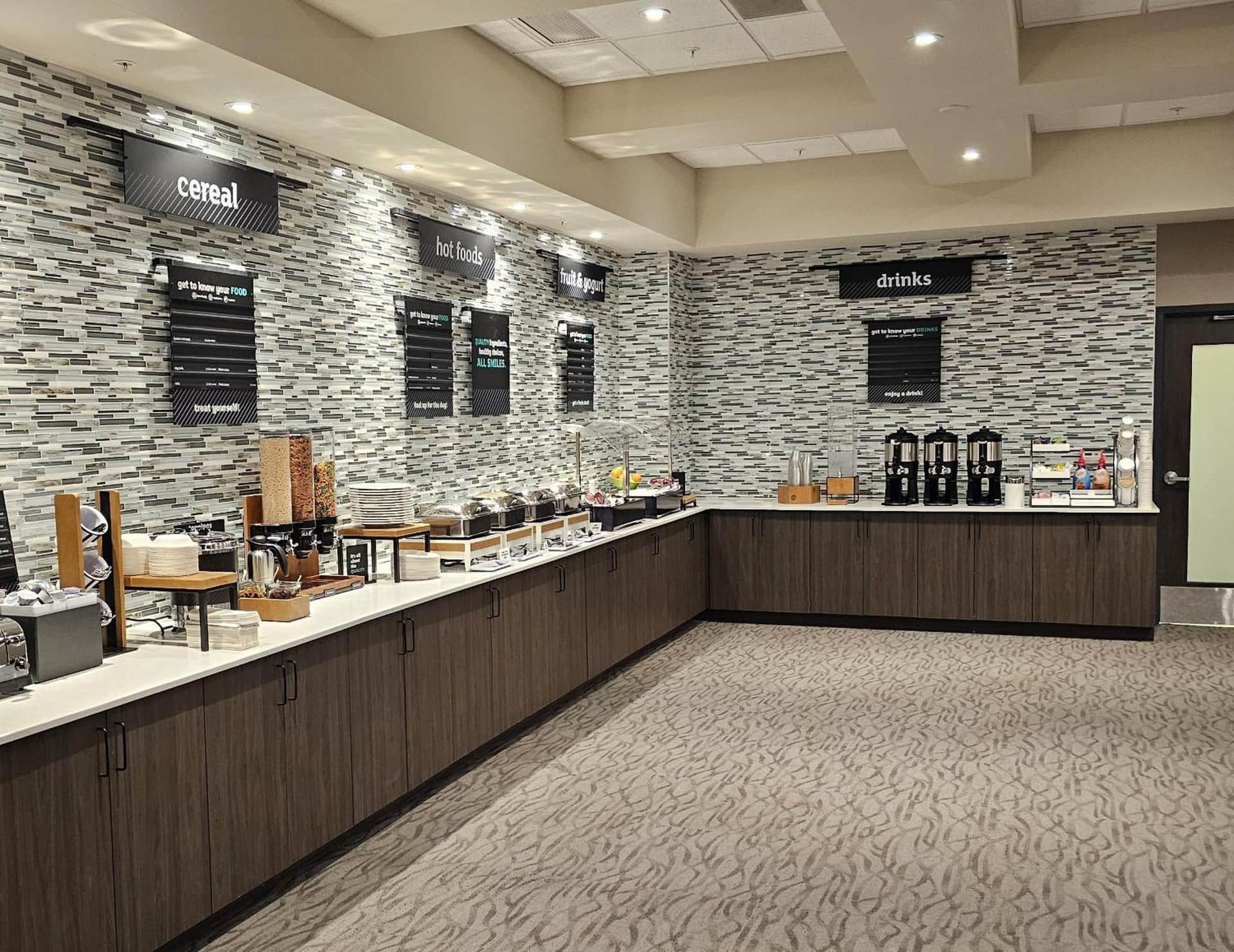 Holiday Inn & Suites Farmington Hills - Detroit NW by IHG