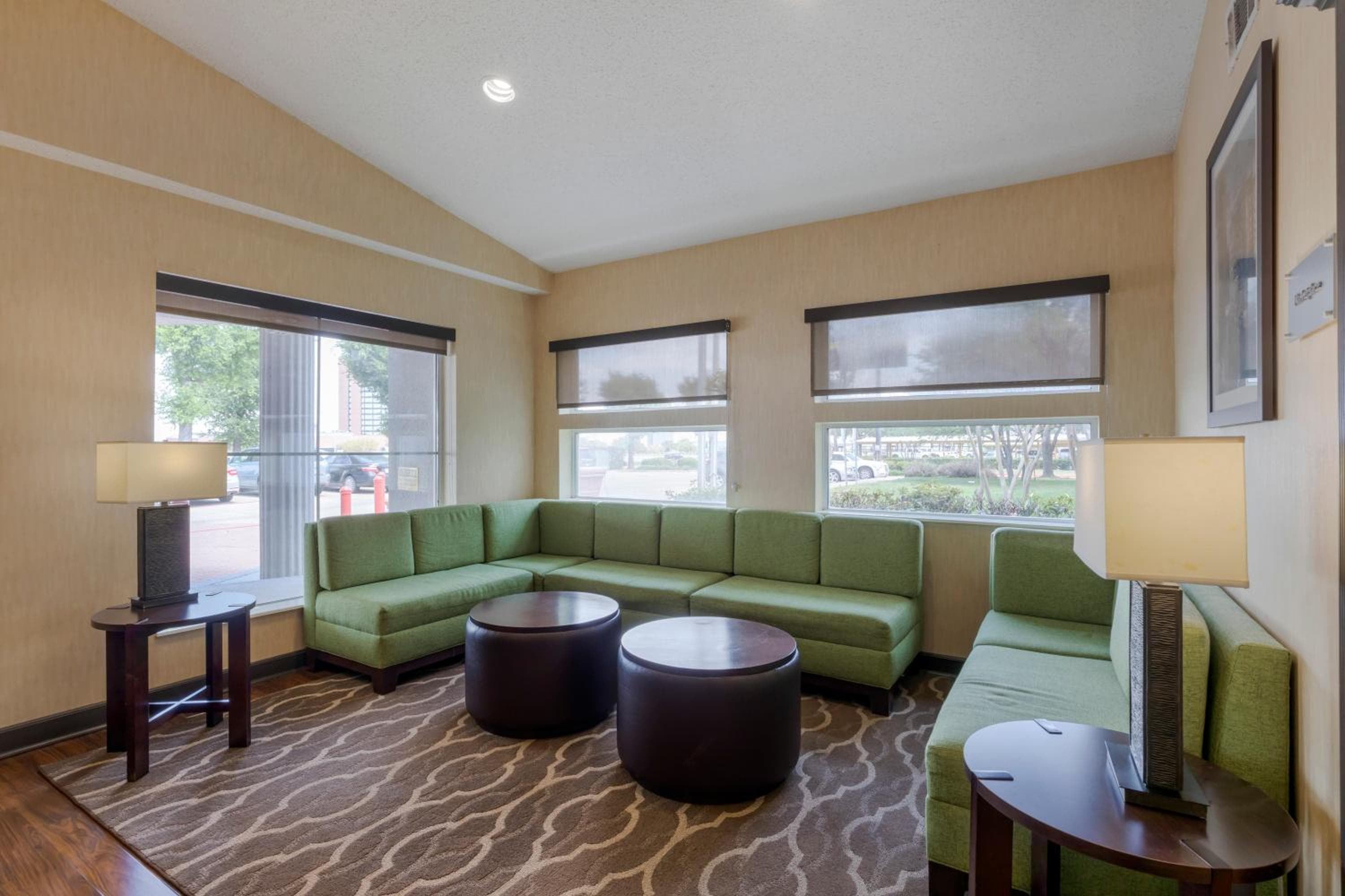 Comfort Suites DFW Airport
