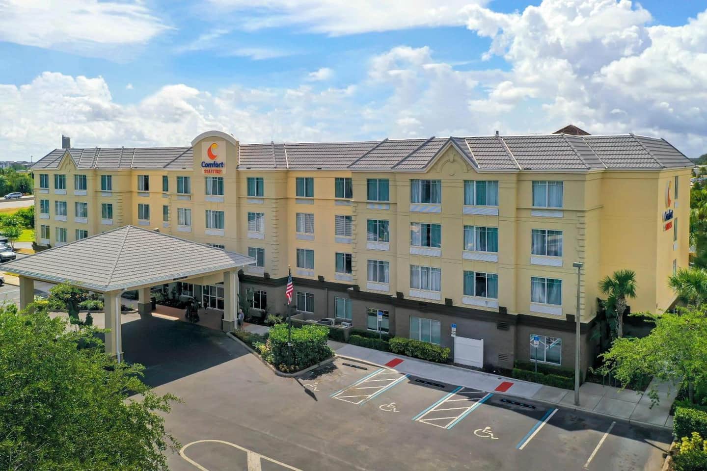 Comfort Suites Near Universal Orlando Resort