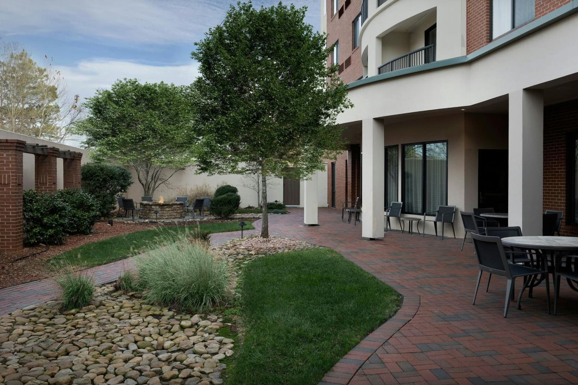 Courtyard by Marriott Greensboro Airport