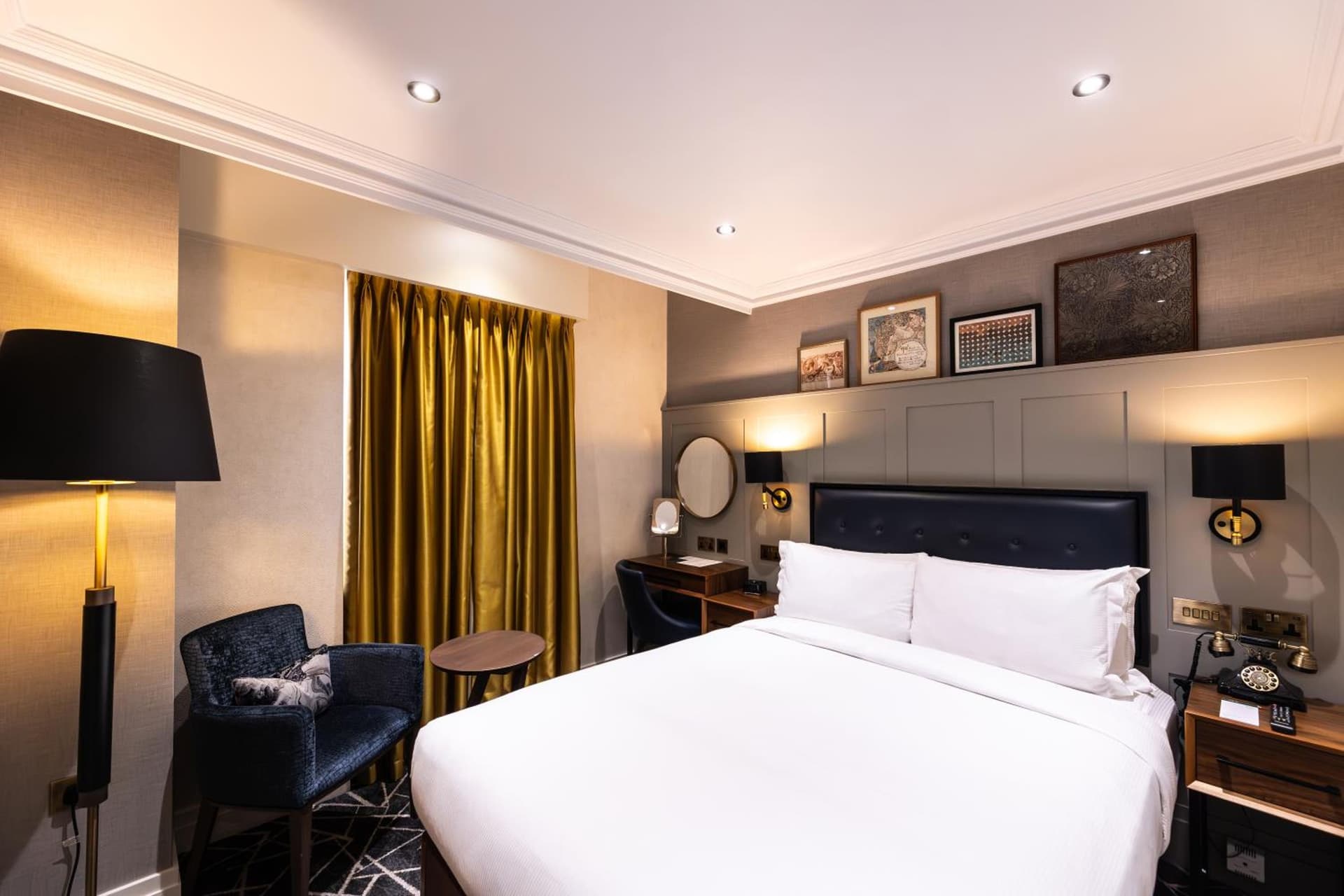 100 Queen's Gate Hotel London Kensington, Curio Collection by Hilton