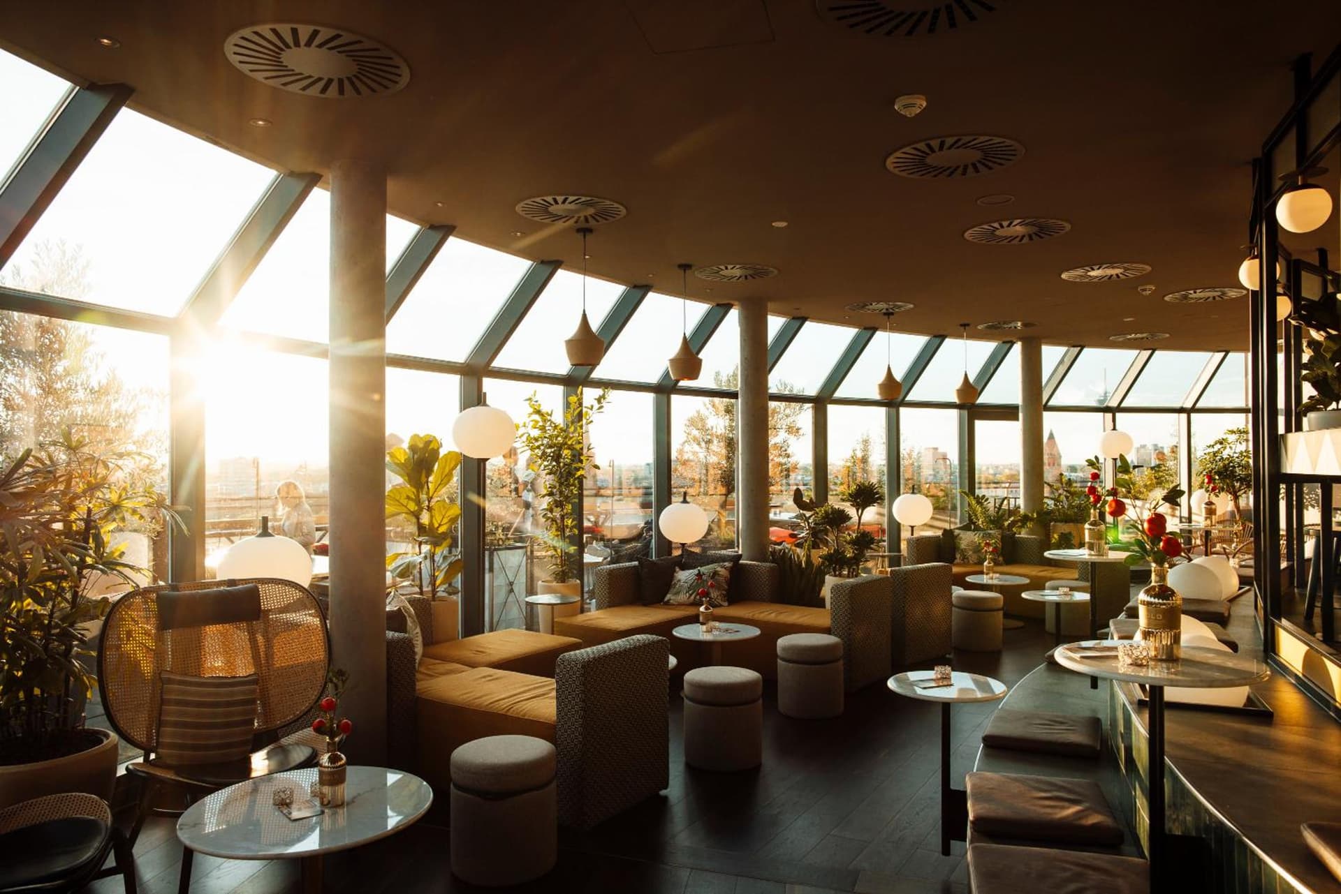 Wasserturm Hotel Cologne, Curio Collection by Hilton