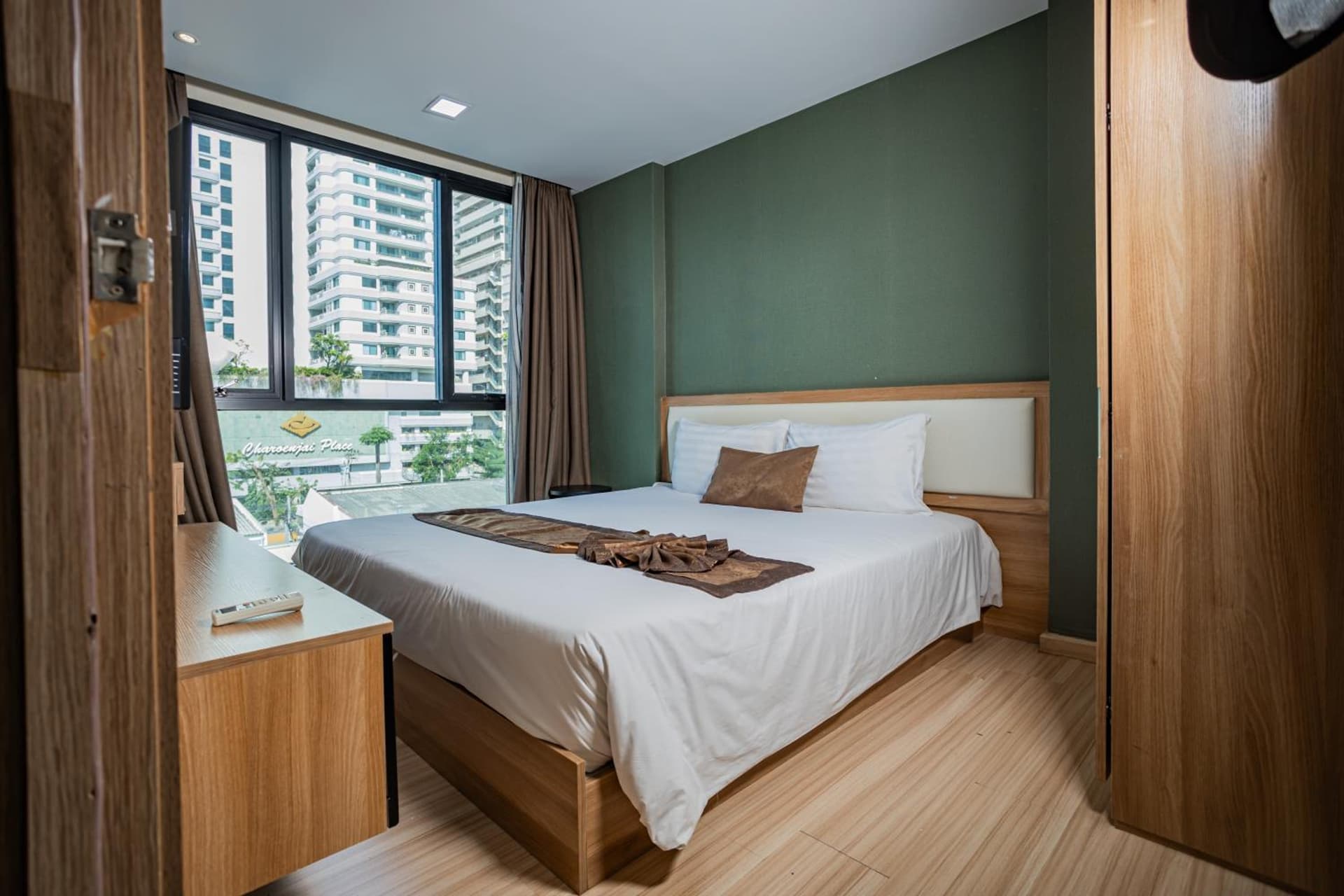 Ramada Tenn Ekamai