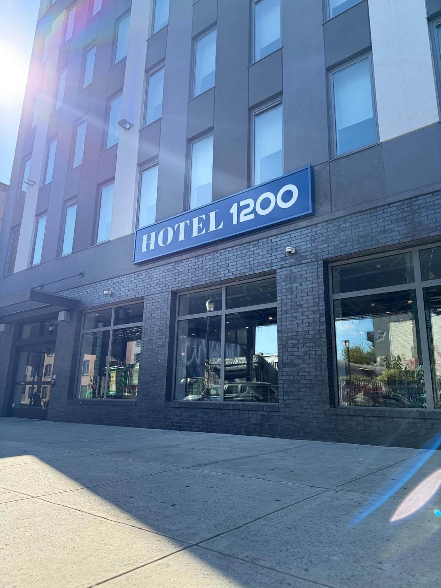 Hotel 1200