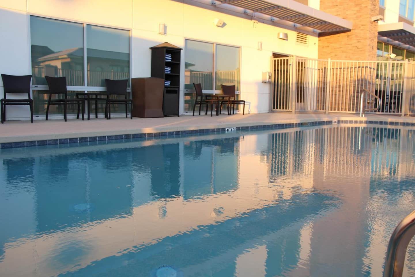 Holiday Inn Express & Suites - Phoenix - Airport North