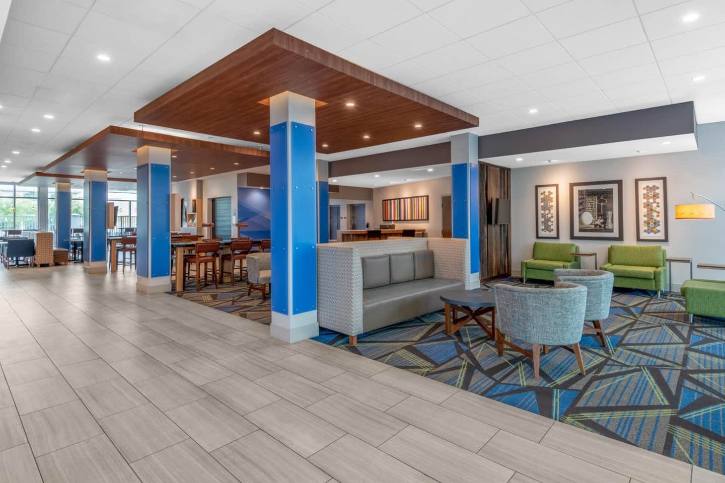 Holiday Inn Express & Suites - Phoenix - Airport North