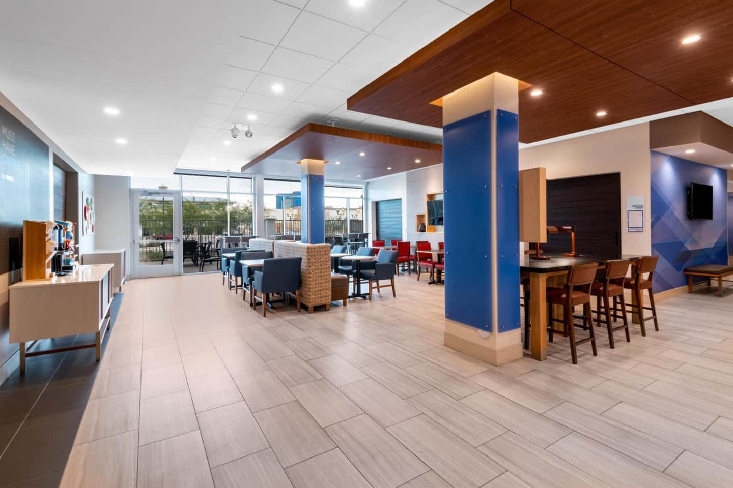 Holiday Inn Express & Suites - Phoenix - Airport North