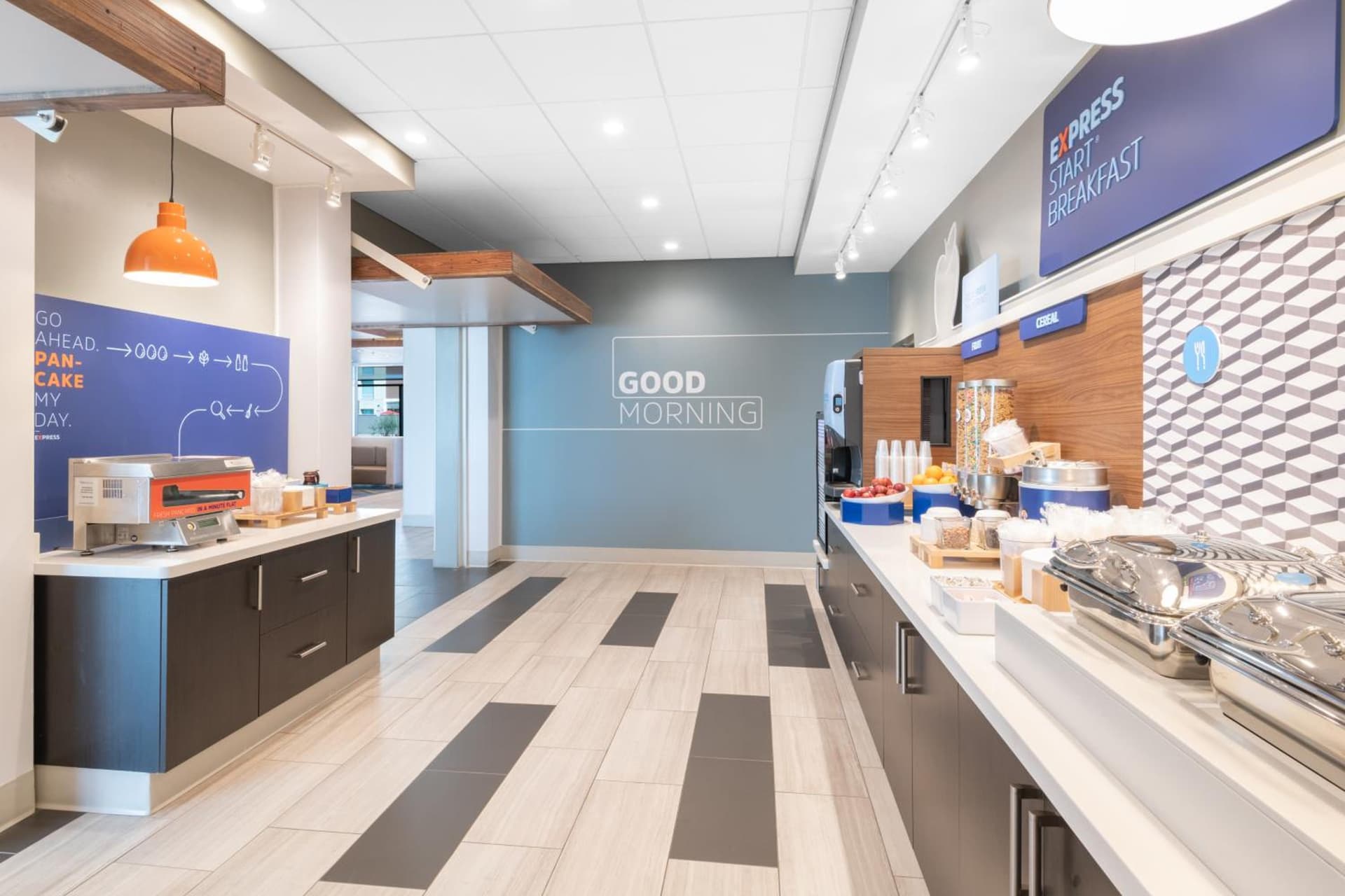 Holiday Inn Express & Suites - Phoenix - Airport North
