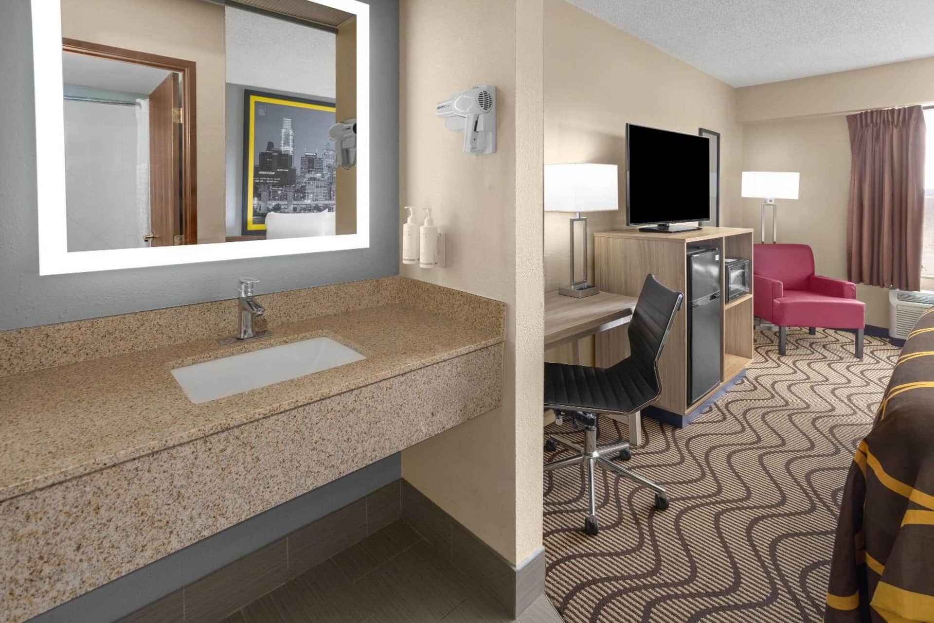 Super 8 by Wyndham Mars/Cranberry/Pittsburgh Area