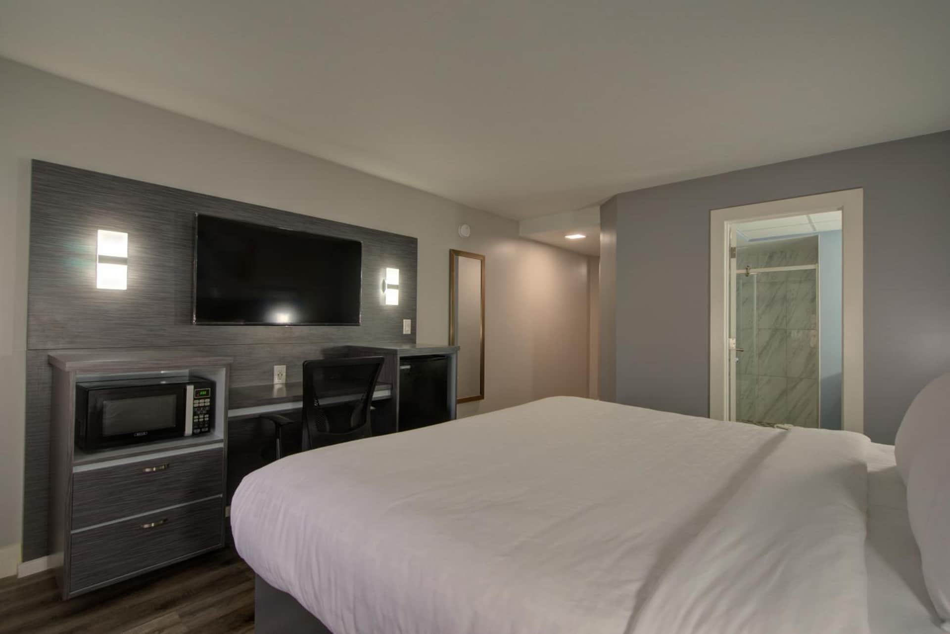 Clarion Pointe Tampa-Brandon Near Fairgrounds and Casino