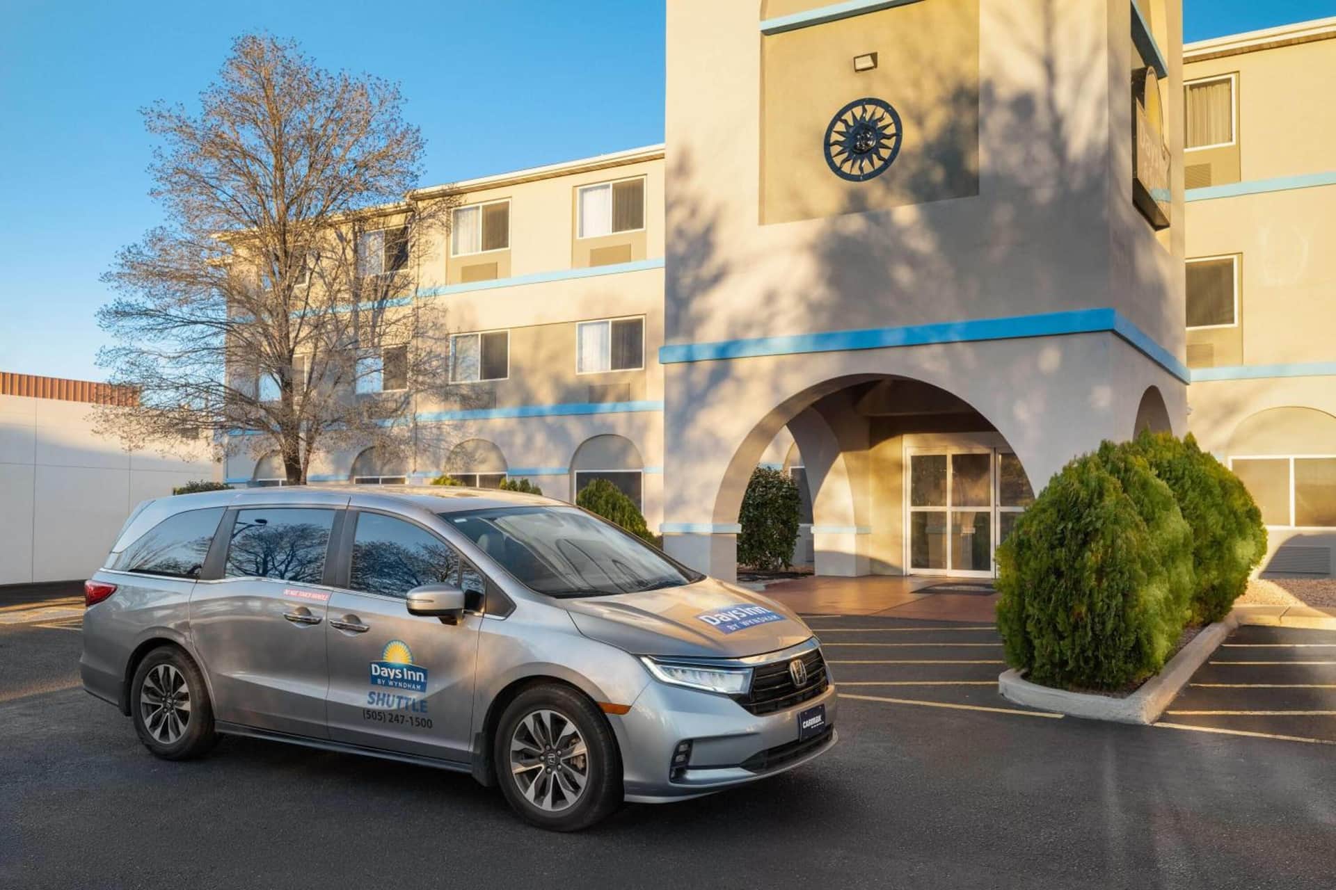 Days Inn & Suites by Wyndham Airport Albuquerque