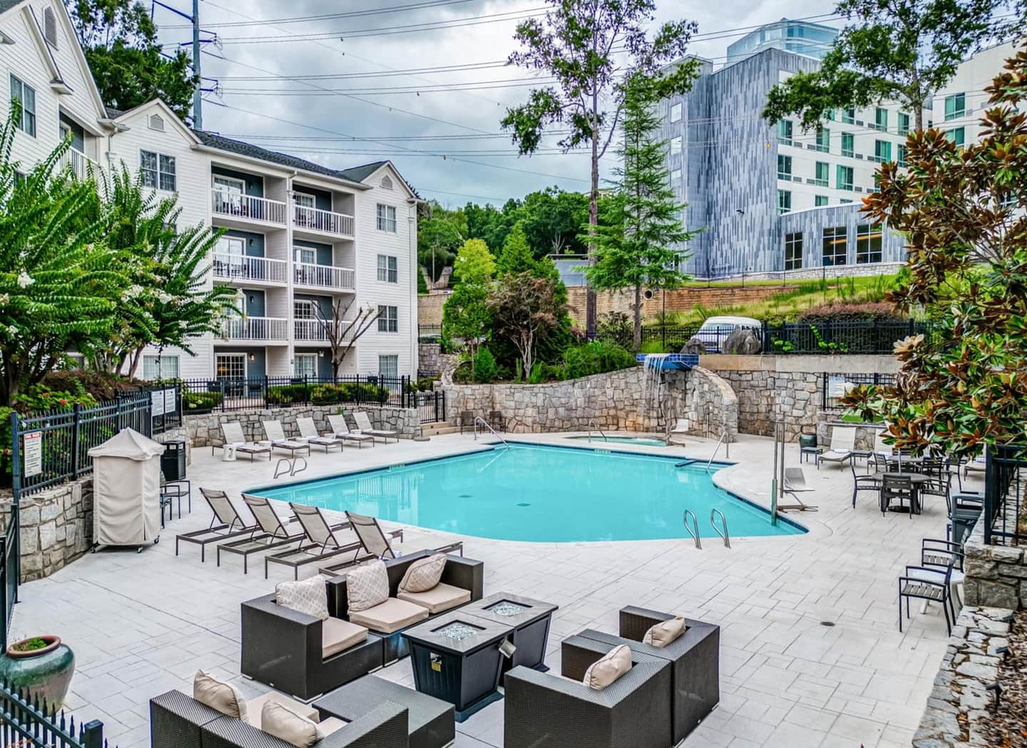 Hotel Indigo Atlanta-Vinings Ballpark Area by IHG
