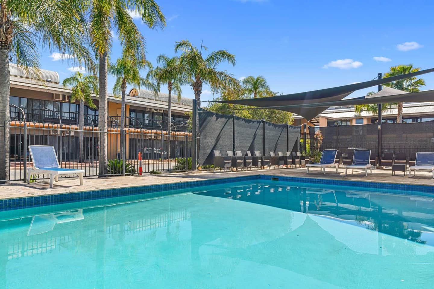greet Hotel Alice Springs