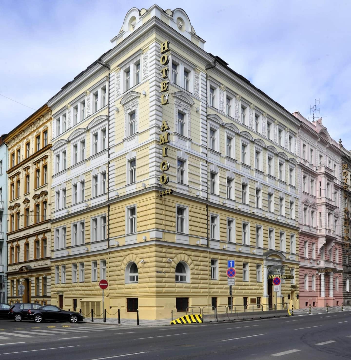 Amigo City Centre Hotel