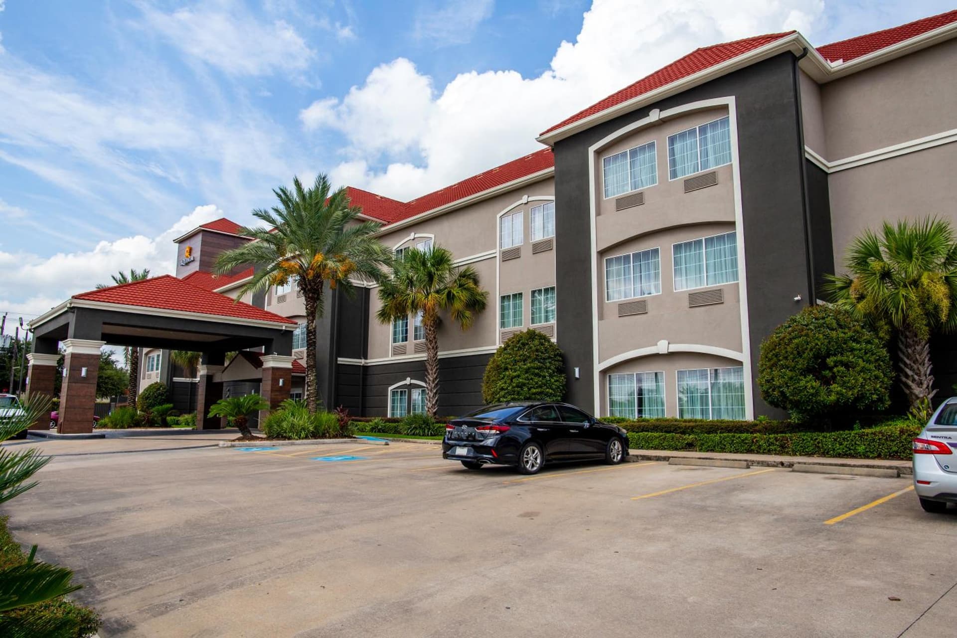 La Quinta Inn & Suites by Wyndham Houston East at Normandy