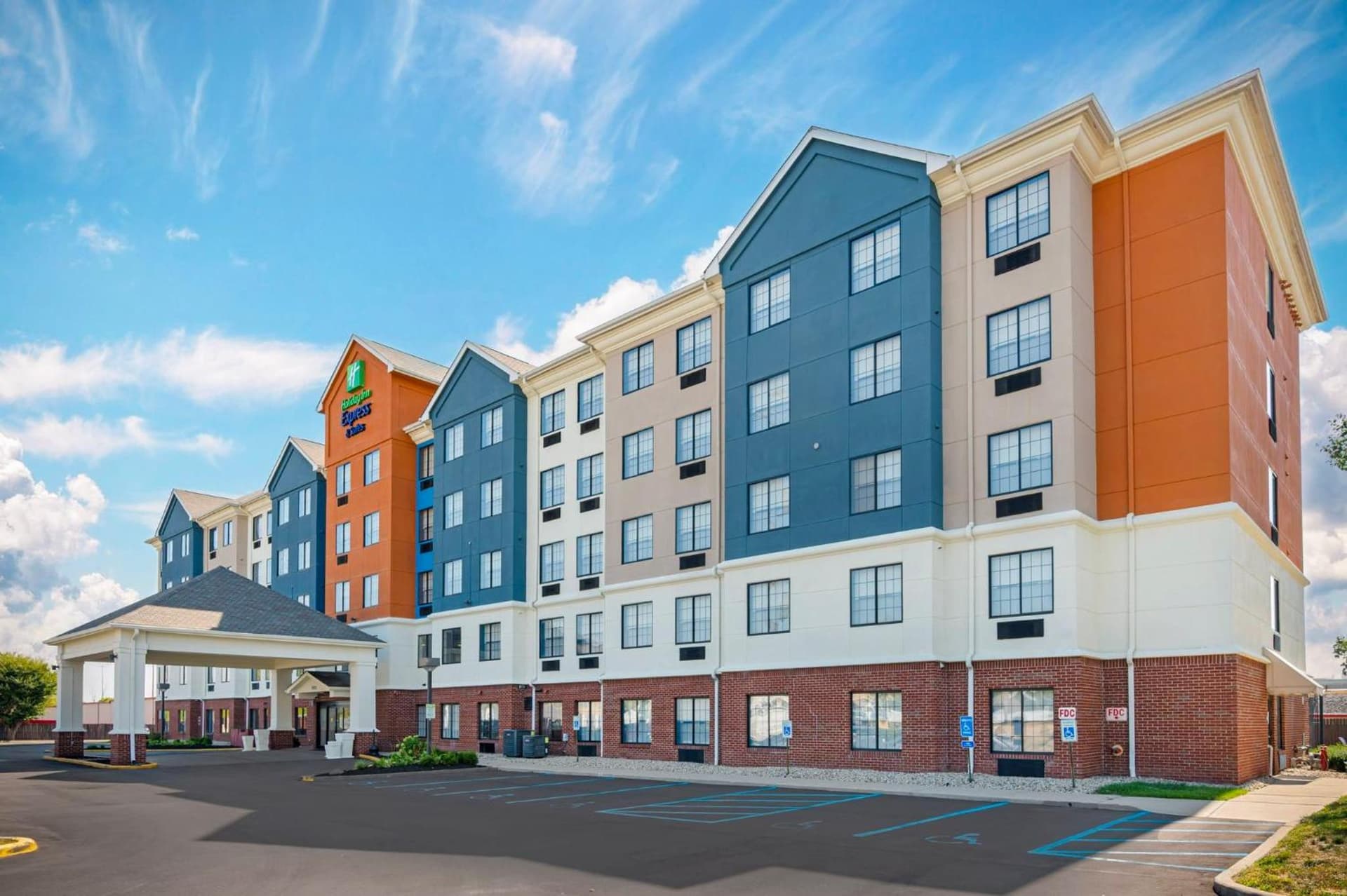 Holiday Inn Express & Suites - Indianapolis - East