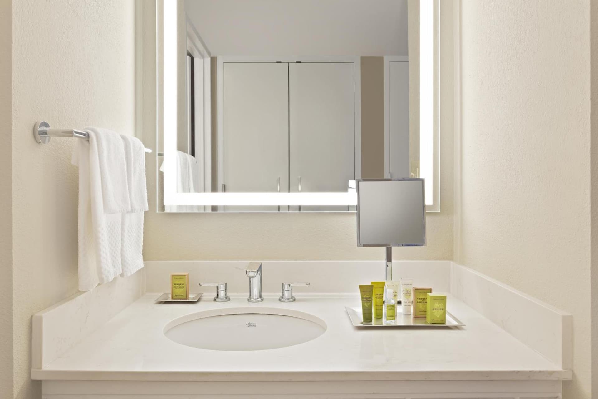Hilton Orlando Lake Buena Vista - Disney Springs® Area
