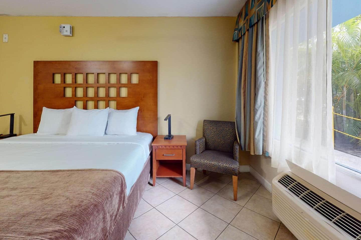 Rodeway Inn & Suites Fort Lauderdale Airport / Cruise Port