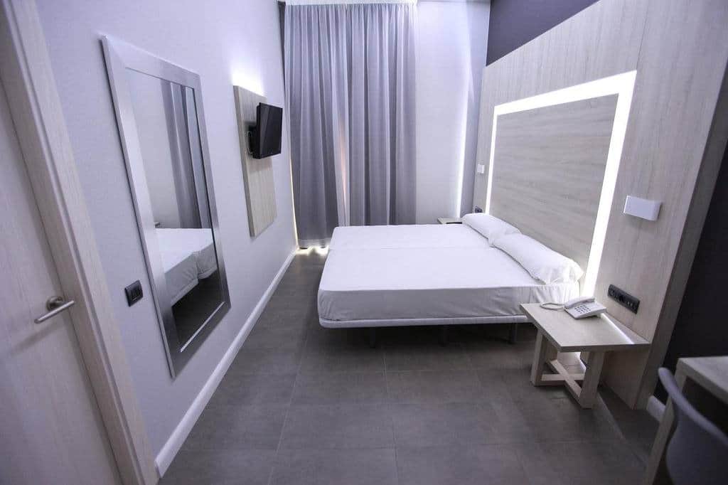 Hostal Plaza Goya Bcn
