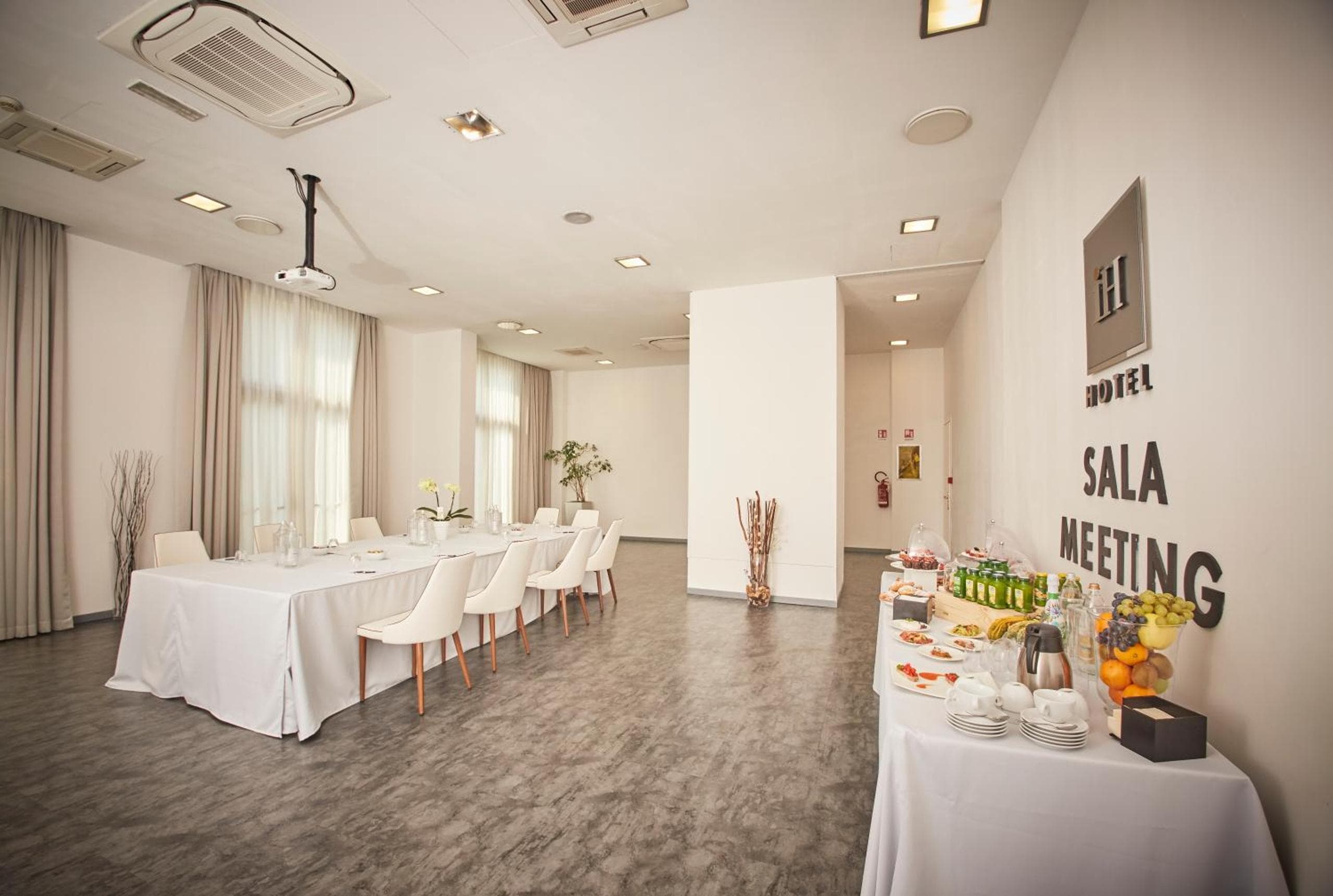 IH Hotels Milano Lorenteggio