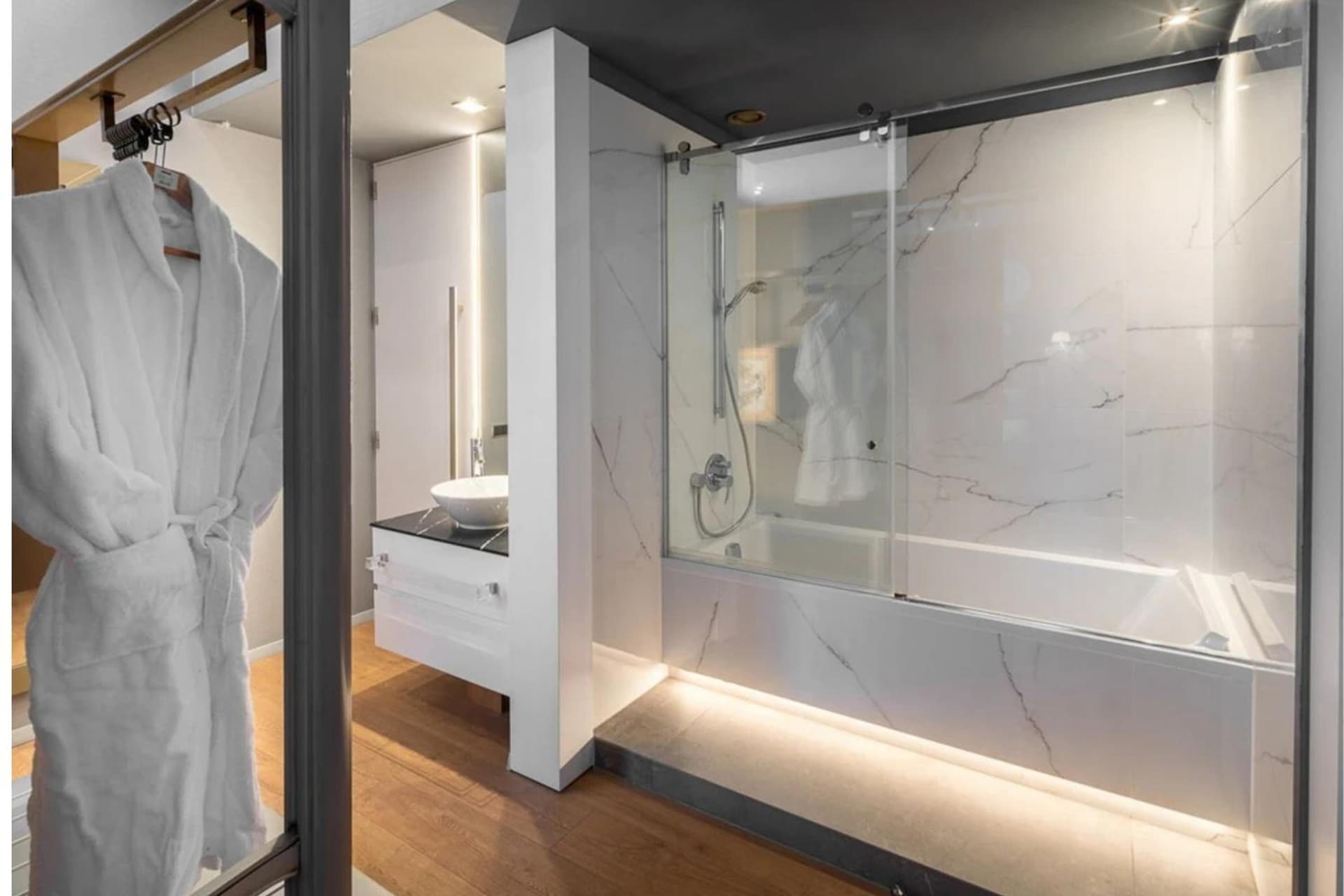 987 Design Prague Hotel