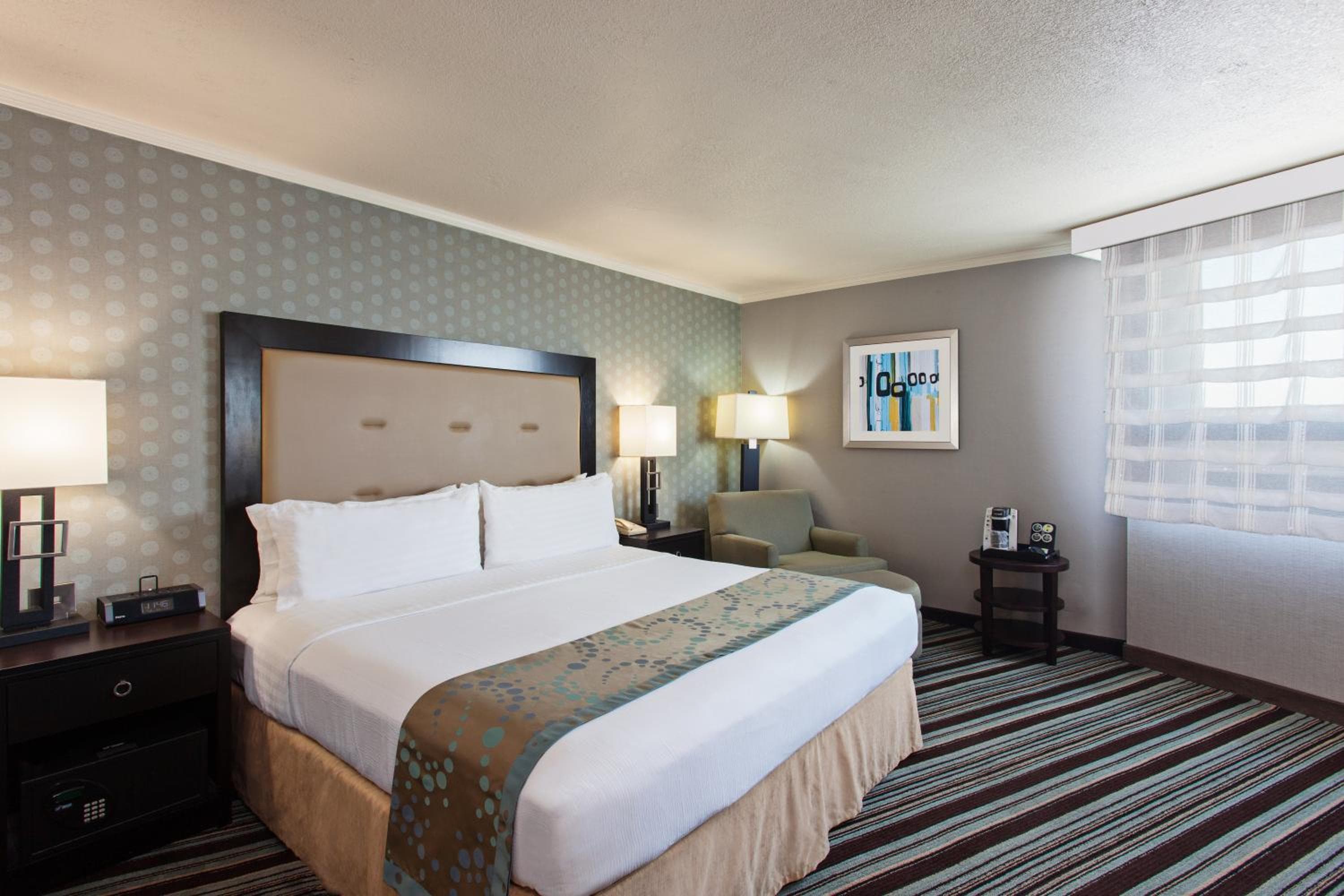 Holiday Inn Long Beach - Airport, an IHG Hotel