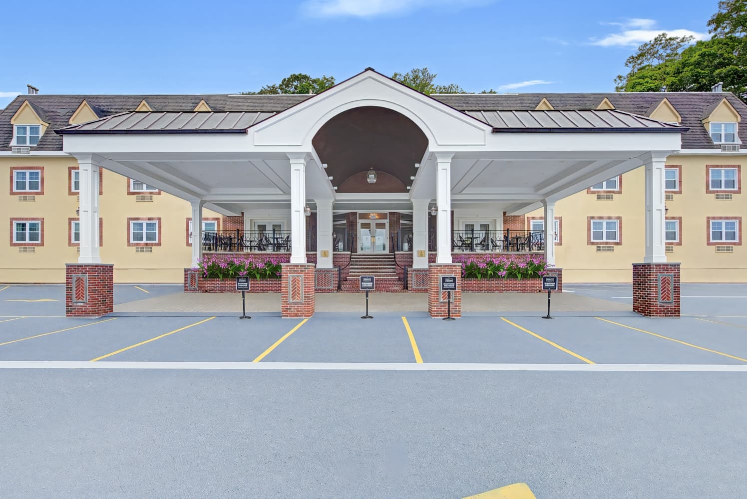 The Roslyn, Tapestry Collection by Hilton